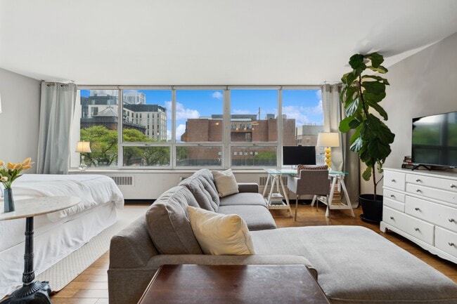 Building Photo - 70 W Burton Pl Rental