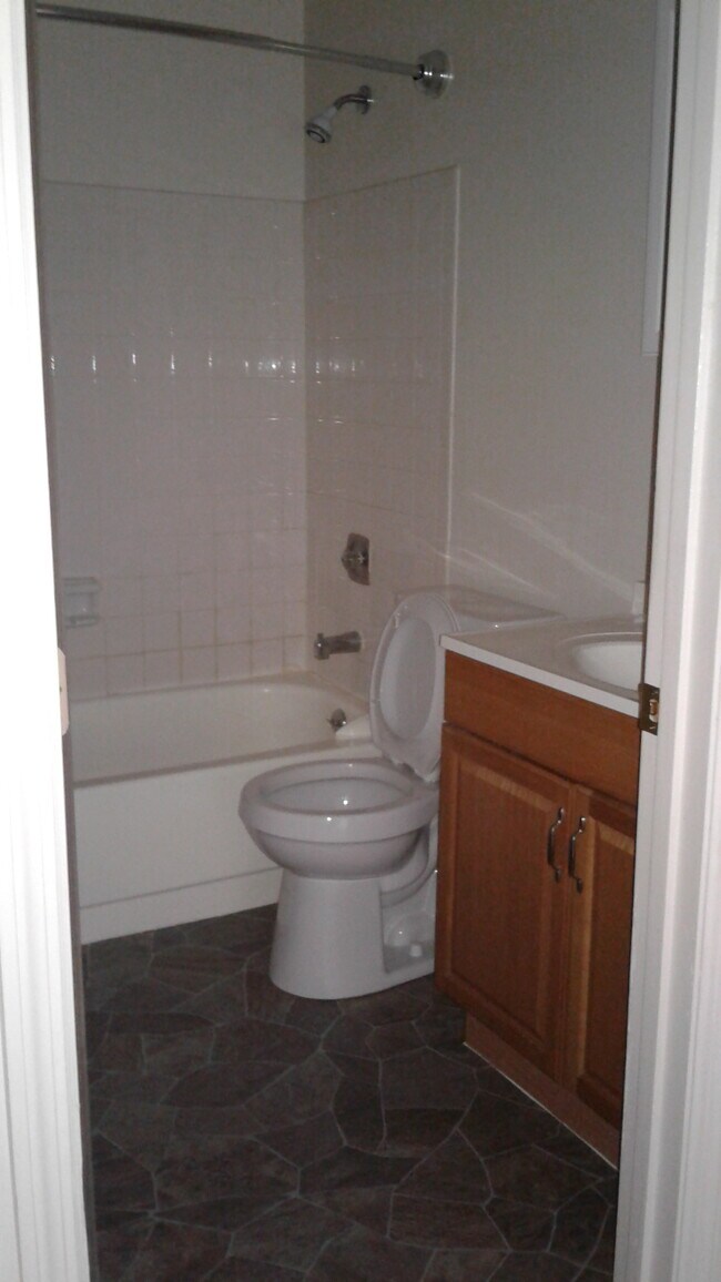 Photo - Emerald Gardens Apartments