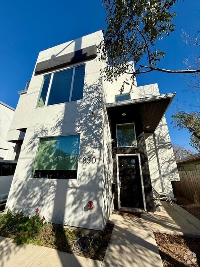 Building Photo - Modern, Gated Single Family House in Tobin...