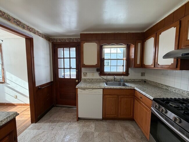 Photo - 24 Grapevine Ave