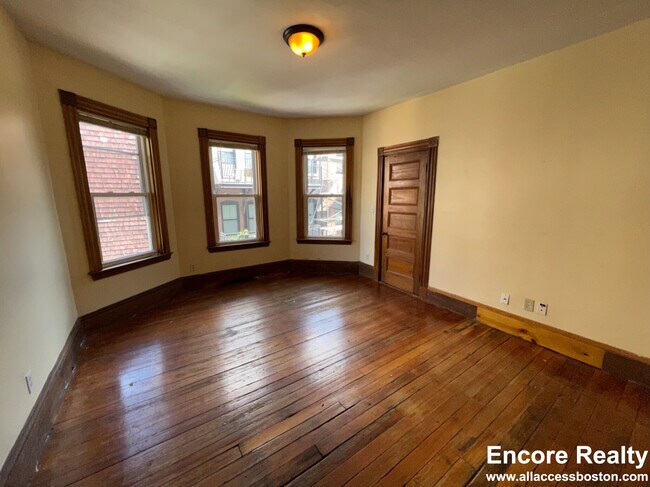 Photo - 8-8 Sunset St Unit 3