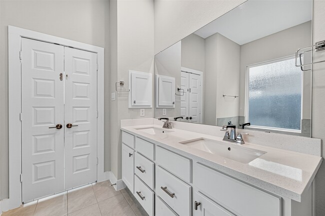 Building Photo - 151 Nightshade St