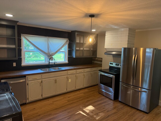 Photo - 422 S Green St
