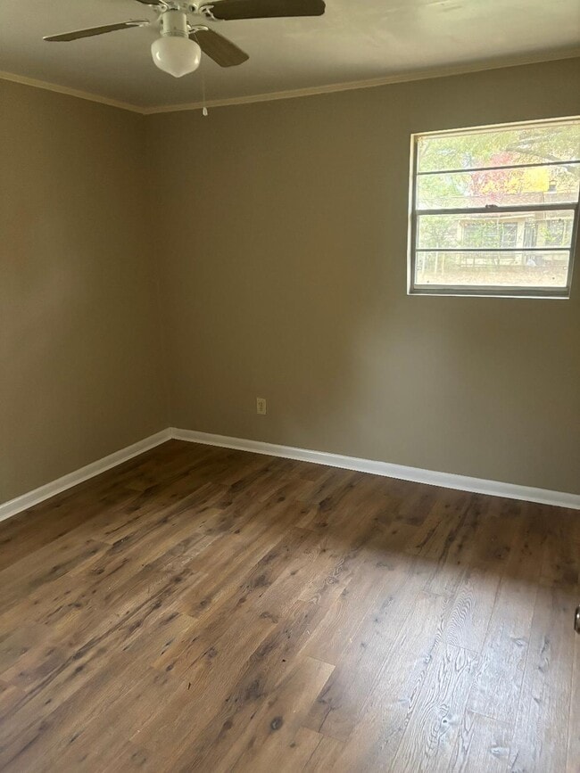 Photo - 1400 W College Ave