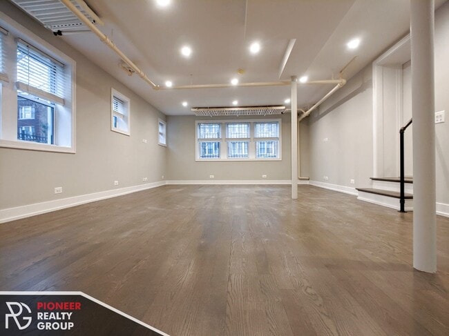 Photo - 1931 W Winona St Unit G