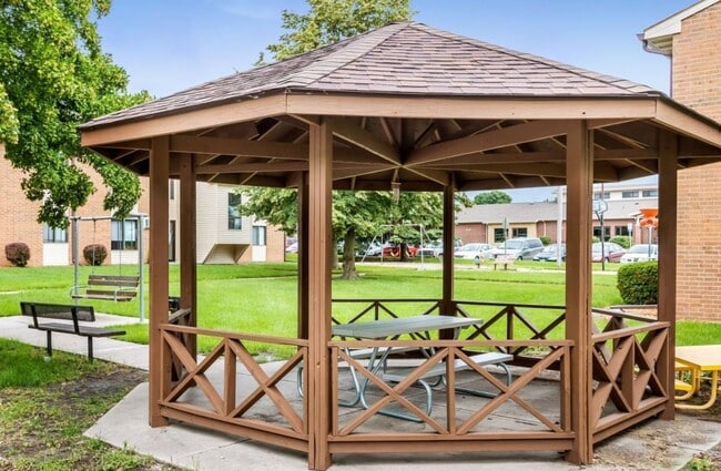 Photo - 1127 S Linn St