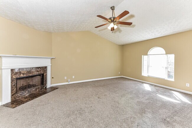 Photo - 735 Bridgewood Ct