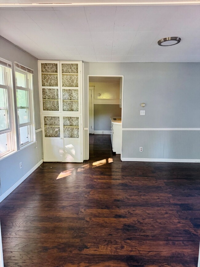 Photo - 3-Bedroom Rental Home Just Steps from Downtown! $1650/Month