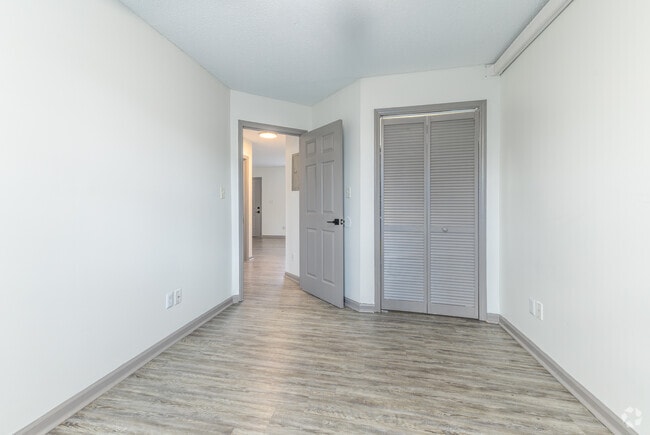2BR, 1BA - 750SF - Primary Bedroom