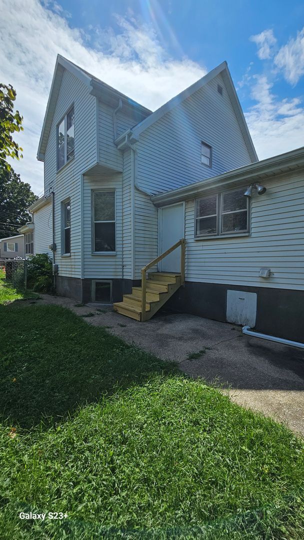Spacious 4 Bedroom - Spacious 4 Bedroom House