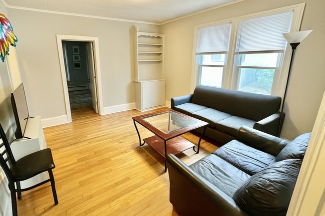 Building Photo - 539 Packard St Unit 01