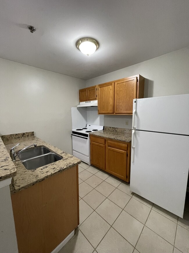 Photo - 1500 Iris Dr