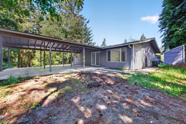 Building Photo - 8215 Luzader Ln SW Unit 8215