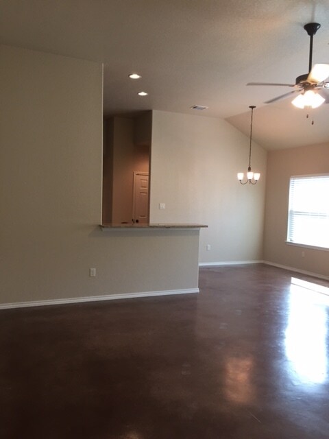 Photo - 722 Saengerhalle Rd