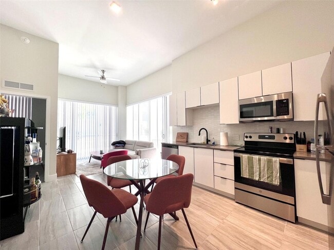 Photo - 120 N Compass Way Unidad 125