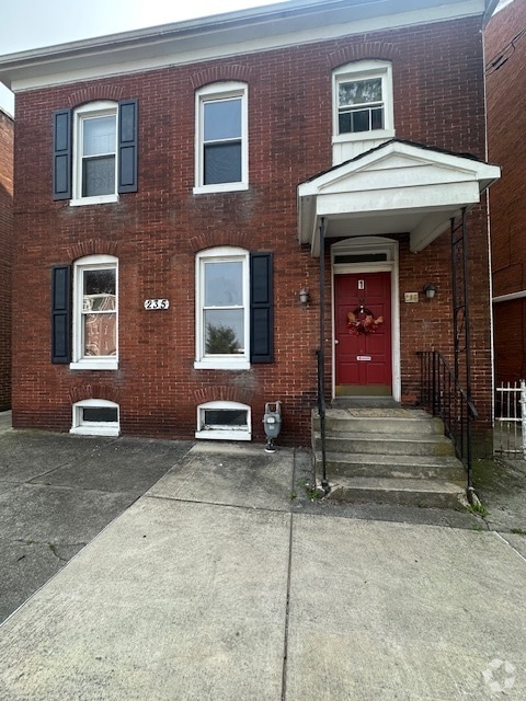 Building Photo - 235 Baltimore St Unit Apt 1