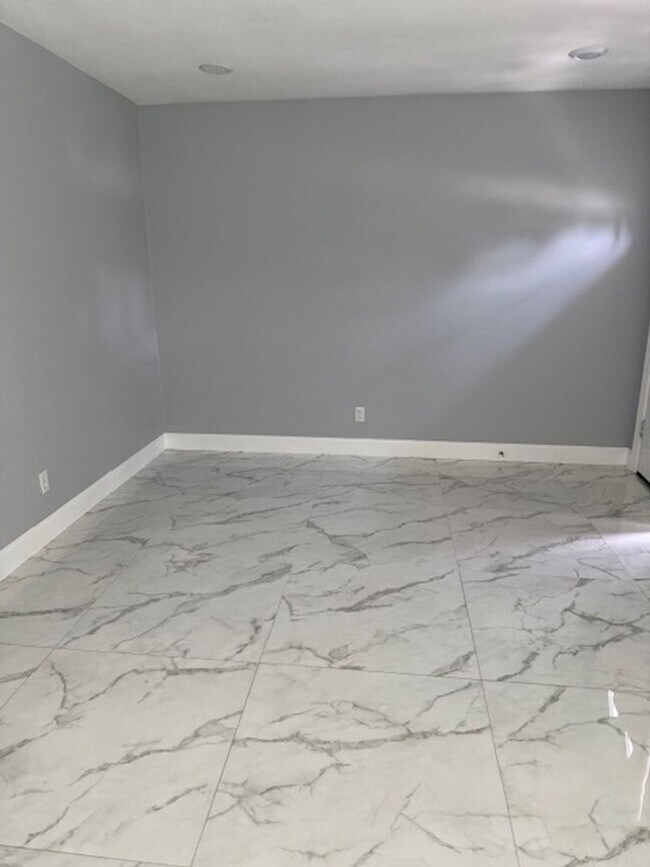 Photo - 2 Bed 1 Bath Duplex in Orlando for Rent