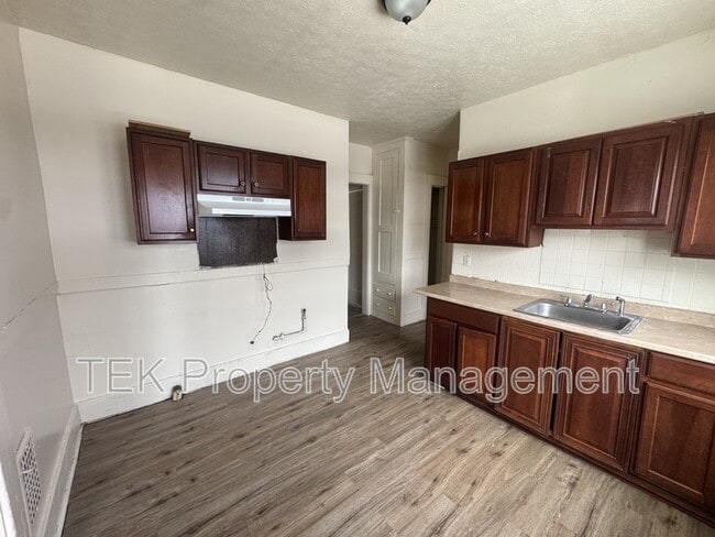 Photo - 472-474 Avenue D -NEW OWNER