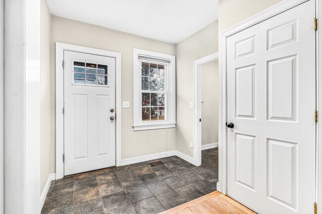 Photo - 428 Main St Unit 1