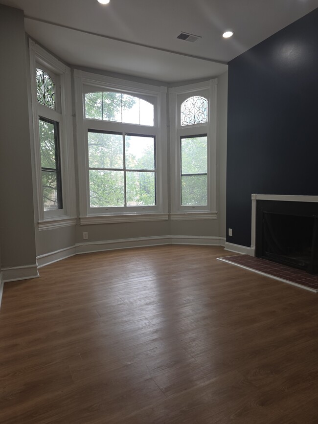 Building Photo - 1700 Linden Ave Unit 1
