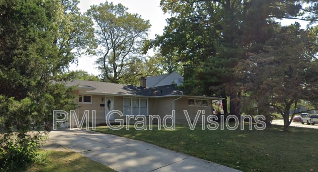 Building Photo - 13 3rd Dr Rental