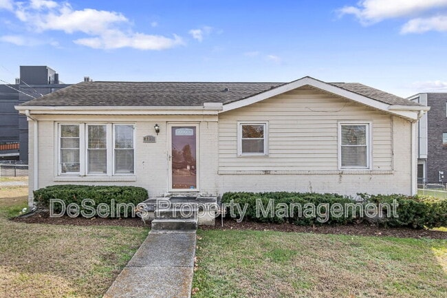 Photo - 802 Ramsey St