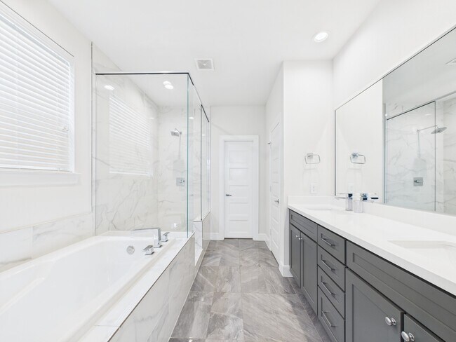 Photo - 2761 Clinton Dr