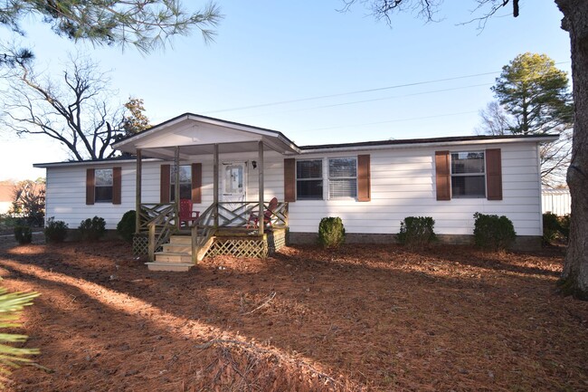 3 Bedroom Double Wide on Nice County Lot w... - 3 Bedroom Double Wide on Nice County Lot w... House