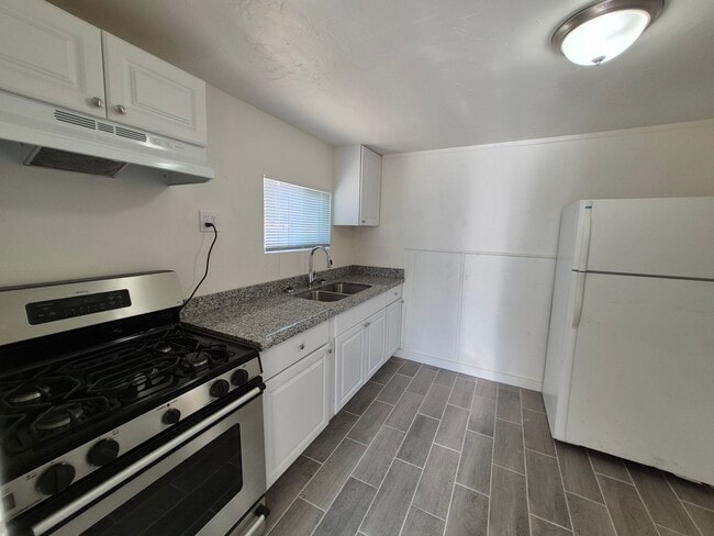 Photo - 383 S 7th Ave Apartment Unit 383