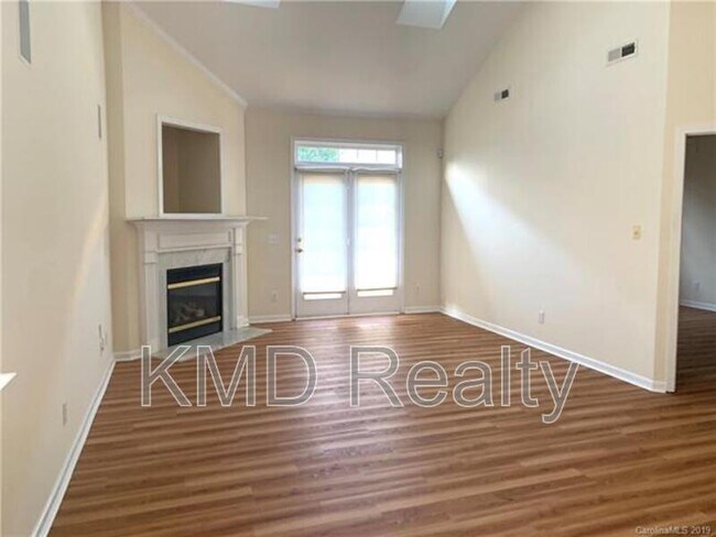 Photo - 9110 Scarcliff Ln