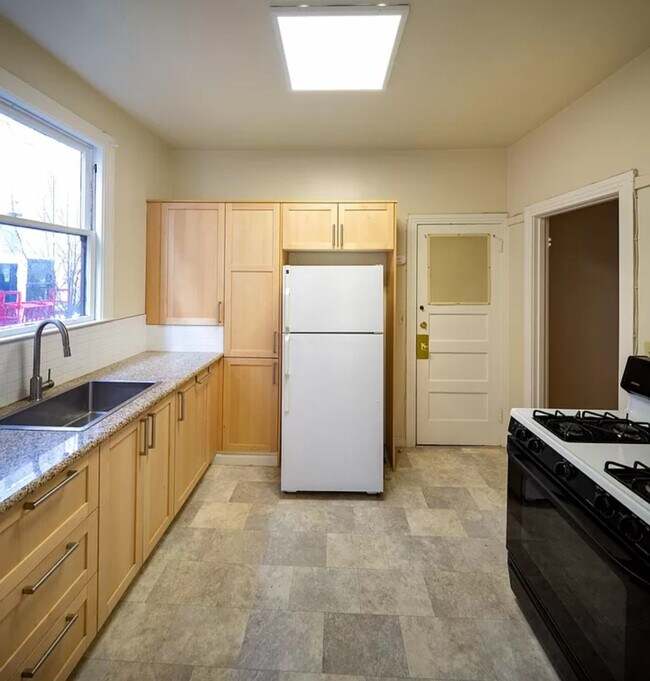 Building Photo - 2720 College Ave