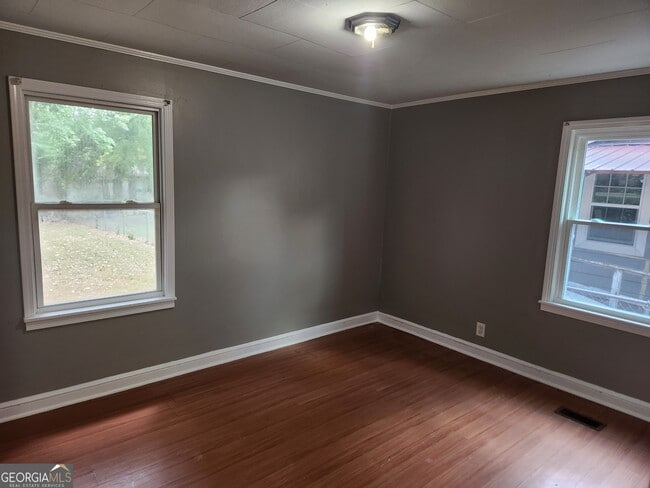 Photo - 109 Larkspur Ln