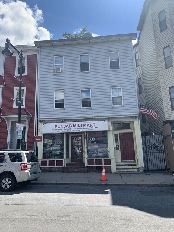 Building Photo - 1576 Tremont St Unit 2