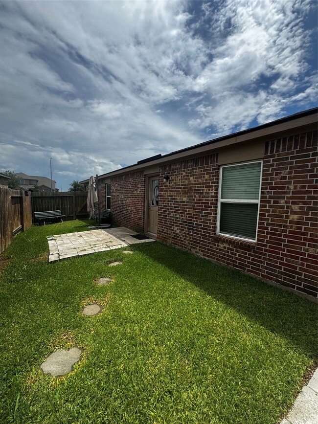 Photo - 329 Lone Mountain Dr
