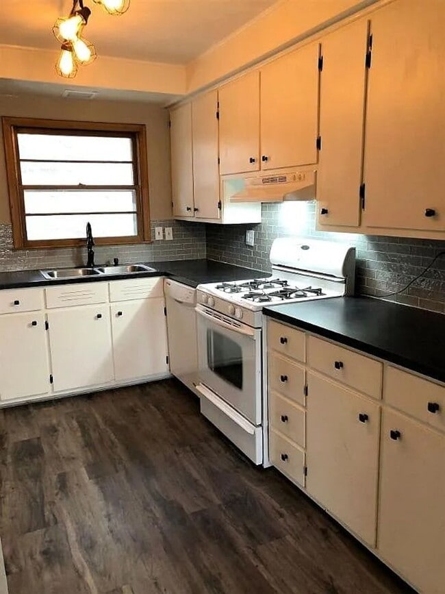 Photo - 336 Beverly Dr