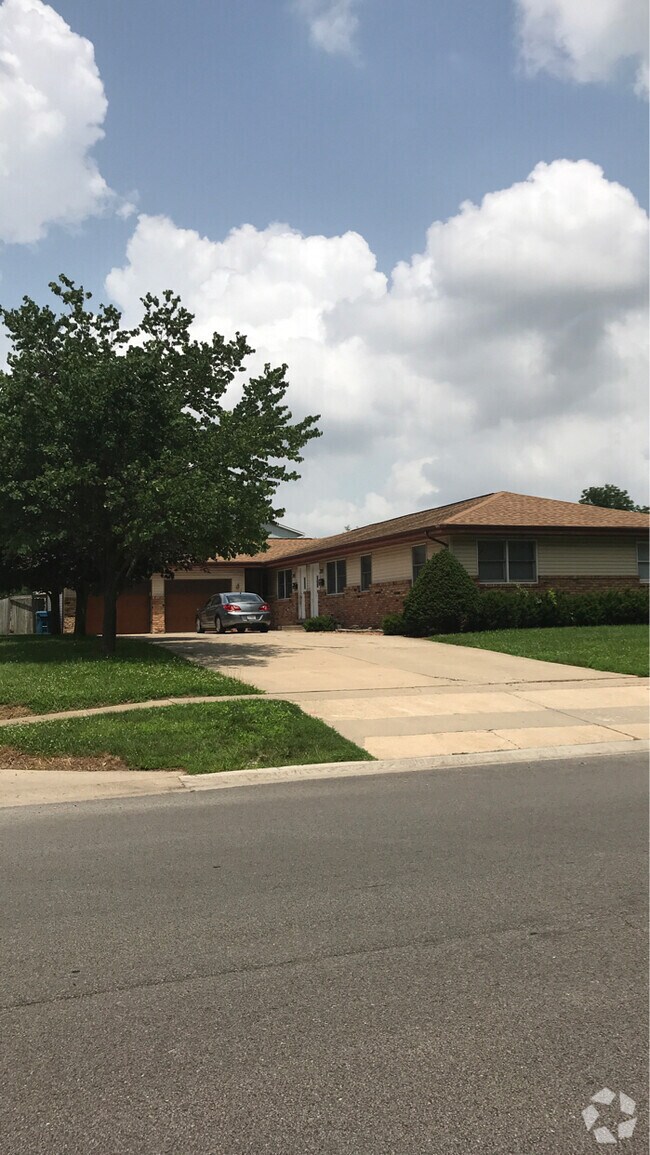 Spauldings Homes Place Nearby Townhomes for Rent Springfield IL 2