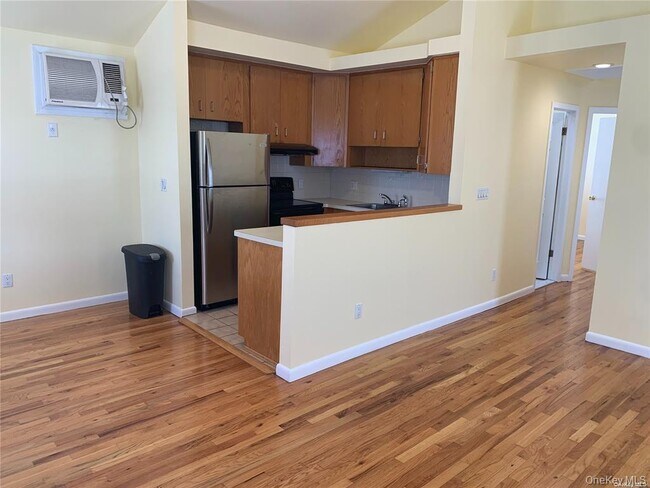 Photo - 8 Hickory Rd