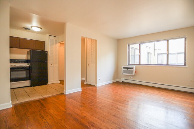 Photo - 5847 N Kenmore Ave Unit #211