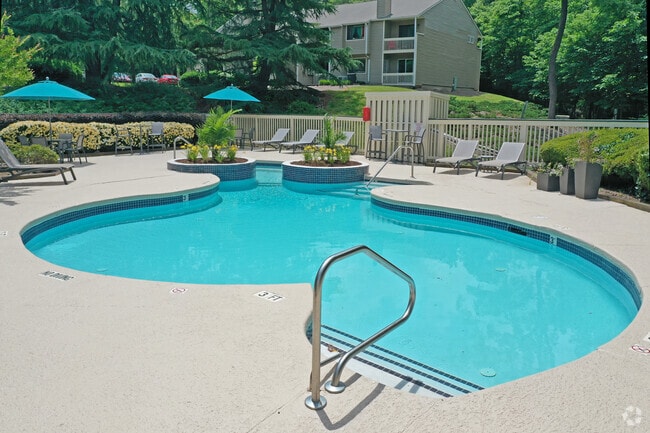 Photo - HAMPTONS AT COUNTRY PARK