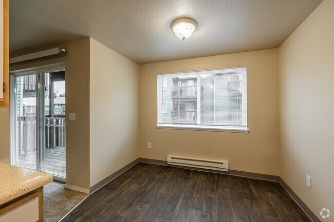 2BR, 1BA - 849SF - Dining Room - Pier Park