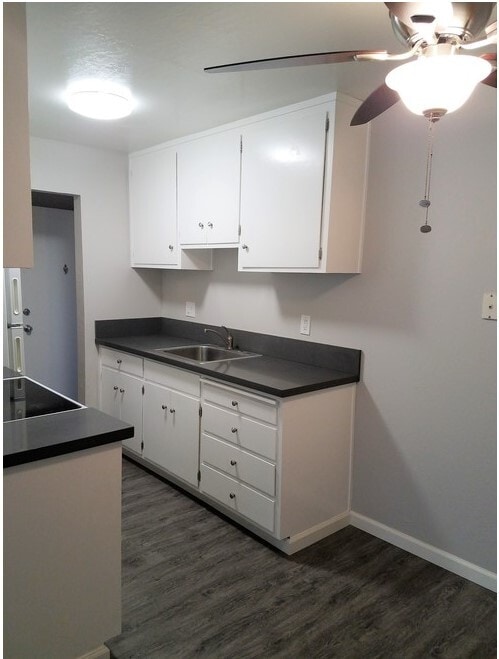 1 BR Kitchen1 - Summit Apartments