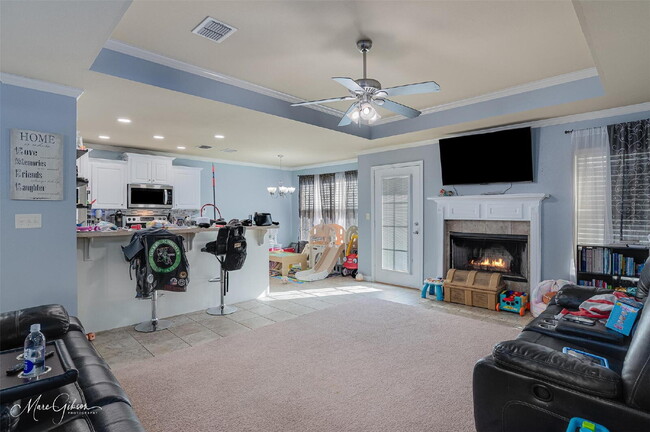 Photo - 615 Alex Way