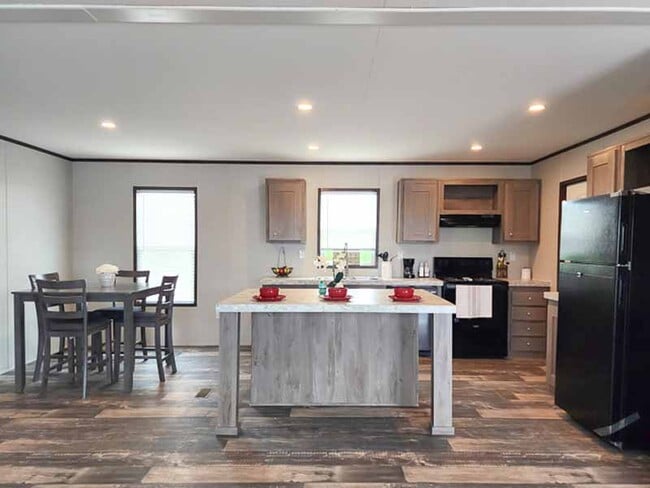 Photo - 141 Ponderosa Way