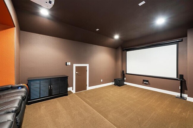 Photo - 8606 Evelina Trail