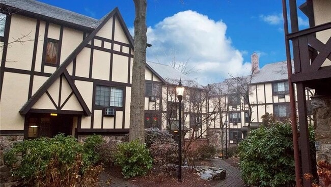 Building Photo - 50 Aiken St Unit 305 Rental