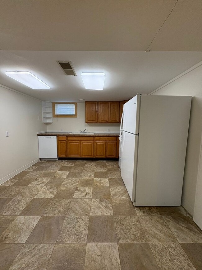 Photo - Centrally located 2 bed 1 bath upper level...