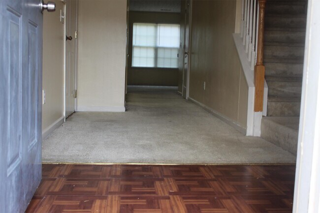 Photo - 672 Georgetown Ct