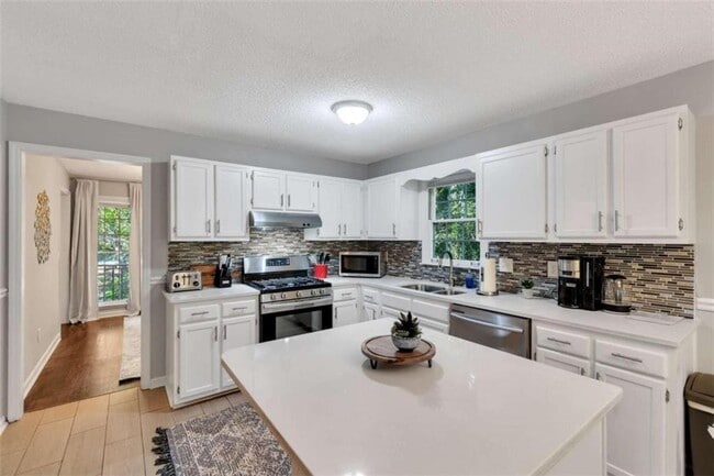 Photo - 5246 Valley Tarn