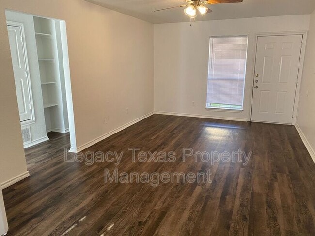 Photo - 701 Miracle Ln Unit B