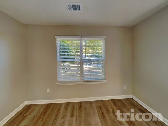 Photo - 2121 Serenity Dr NW